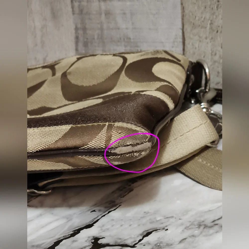 🌸Y2K Coach Signature Crossbody in Brown and Tan🌸 Has imperfections - Picture 8 of 9